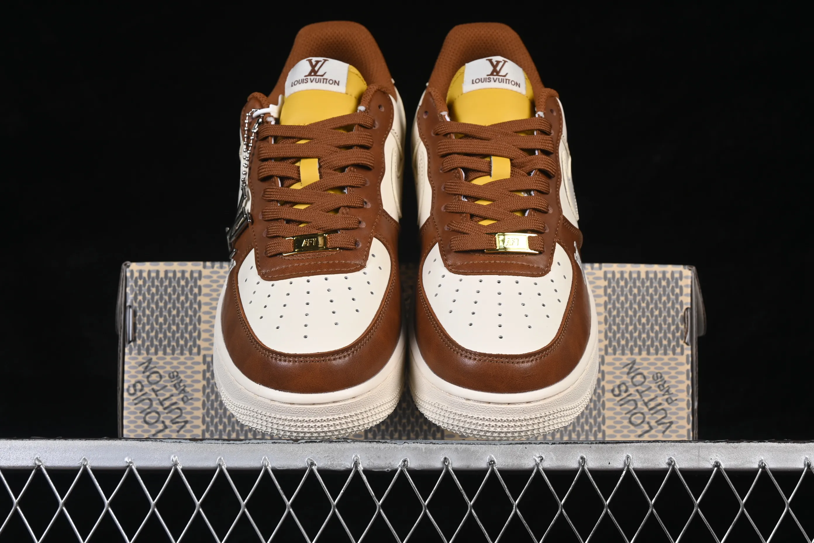 All categories Nk Air Force 1 Air Force series Nk Air Force 1 Low Air Force low top Nike Air Force 1'07 Low joint milk white coffee brown Air Force 1 low top casual sneakers IH1817-800